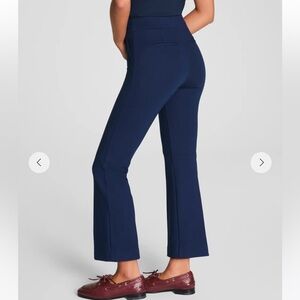 Spanx cropped flare pants. Size Large.